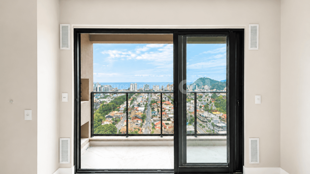 Apartamento vista para o Mar com 3 Suítes no Sky Brava na Praia Brava em Itajaí
