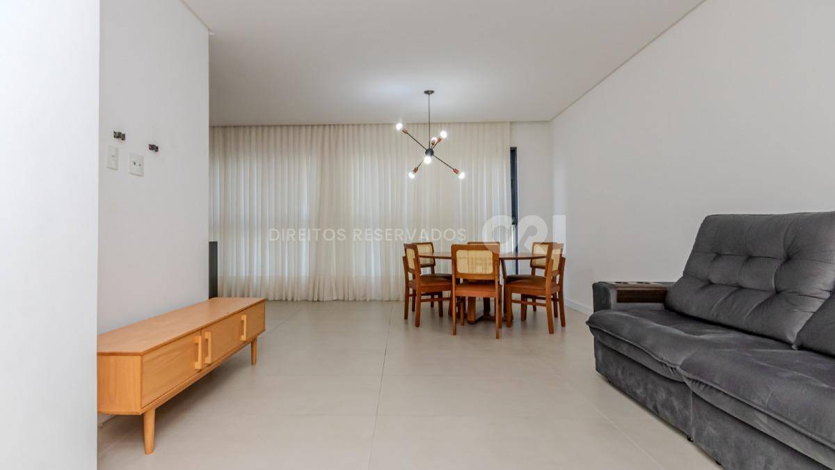 Apartamento Mobiliado com 3 Suítes no Edifício Tierra del Sol no Centro de Balneário Camboriú