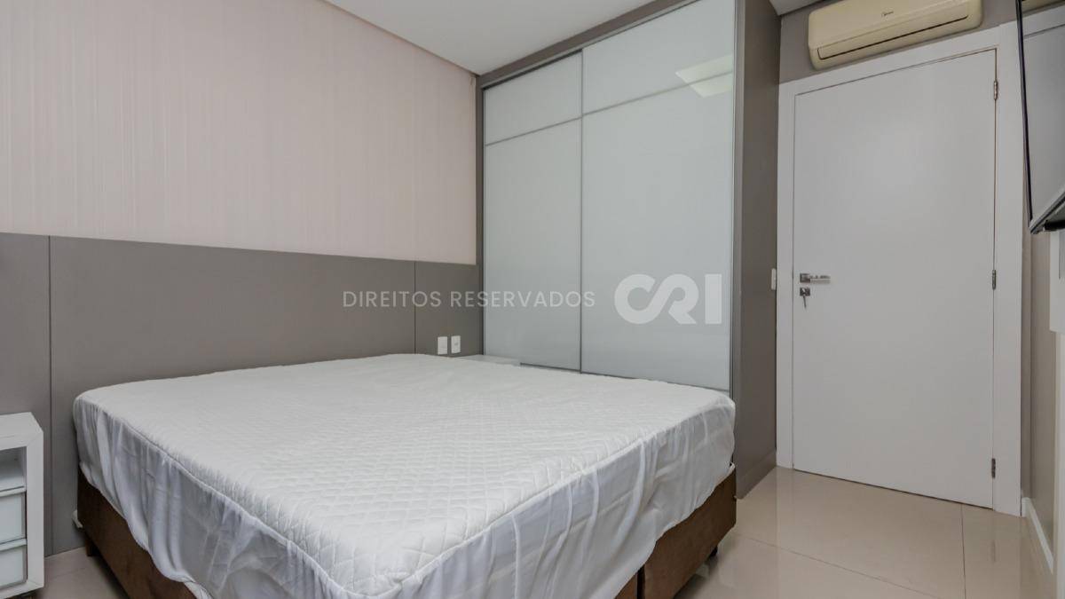 Apartamento com 4 suítes no Edifício Villa Castelli no Centro de Balneário Camboriú