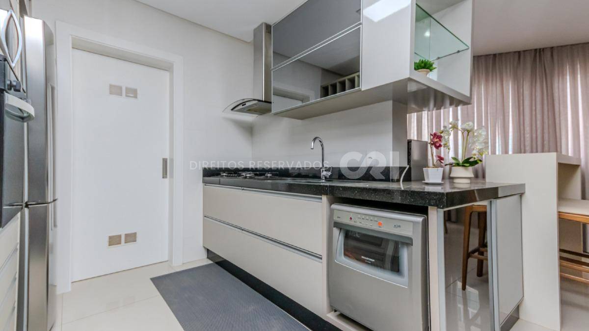 Apartamento com 4 suítes no Edifício Villa Castelli no Centro de Balneário Camboriú