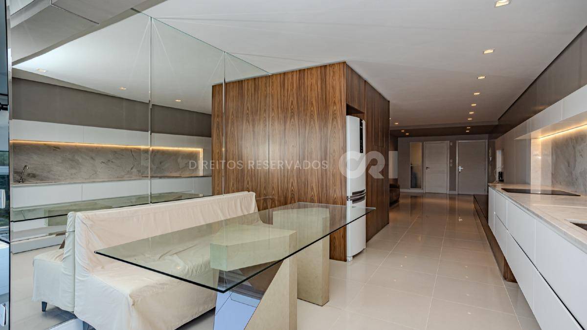 Apartamento com 3 Suítes no Amores da Brava Club House na Praia Brava, Itajaí.