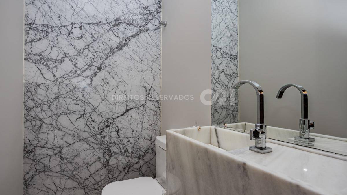 Apartamento com 3 Suítes no Amores da Brava Club House na Praia Brava, Itajaí.