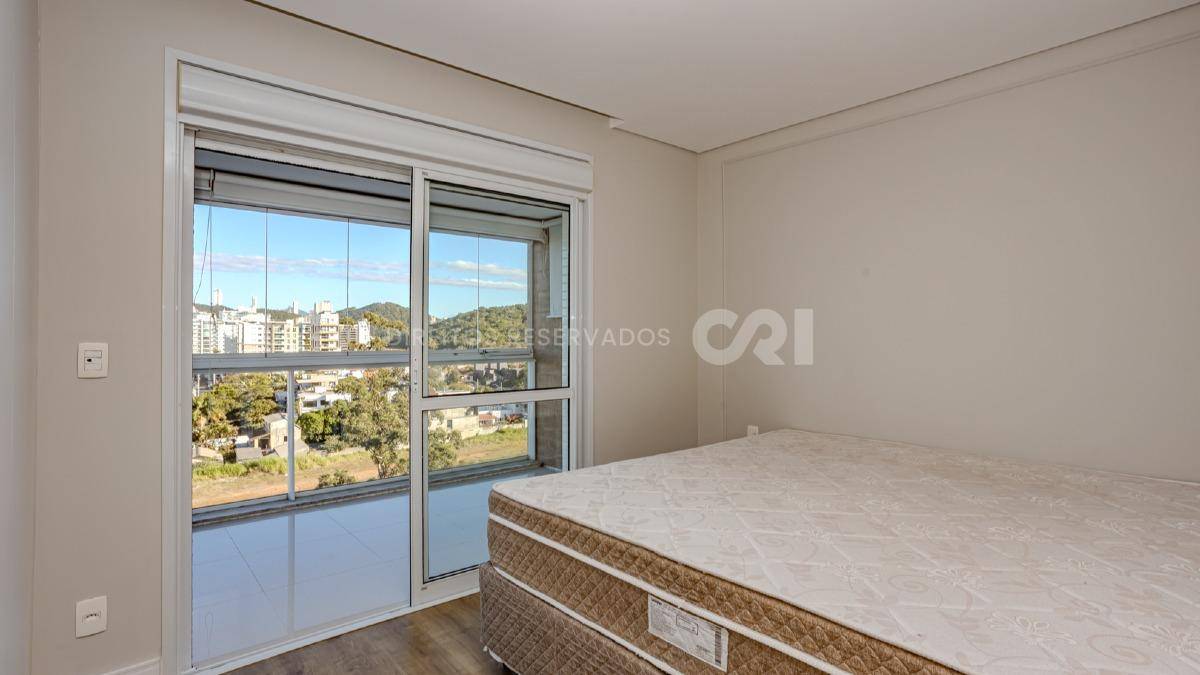 Apartamento com 3 Suítes no Amores da Brava Club House na Praia Brava, Itajaí.
