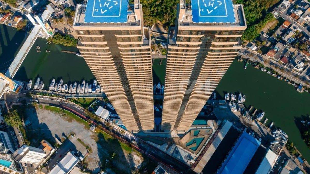 Apartamento com 4 Suítes, 3 vagas no Yachthouse by Pininfarina na Barra Sul em Balneário Camboriú