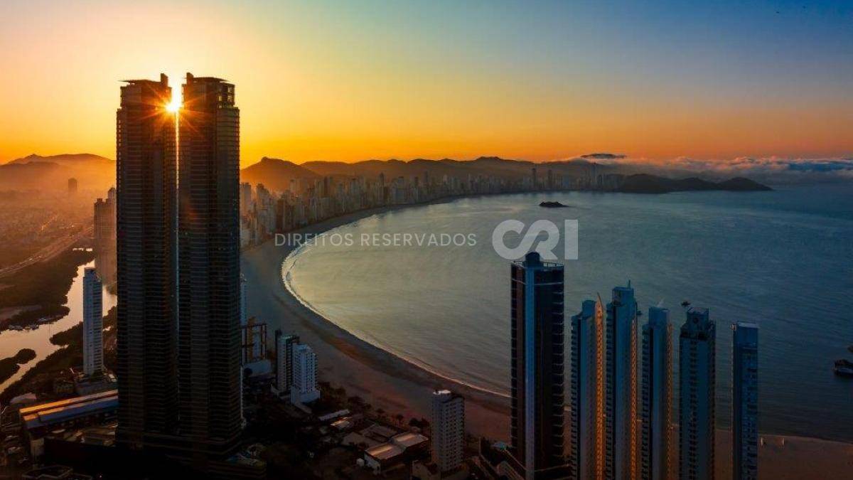 Apartamento com 4 Suítes, 3 vagas no Yachthouse by Pininfarina na Barra Sul em Balneário Camboriú