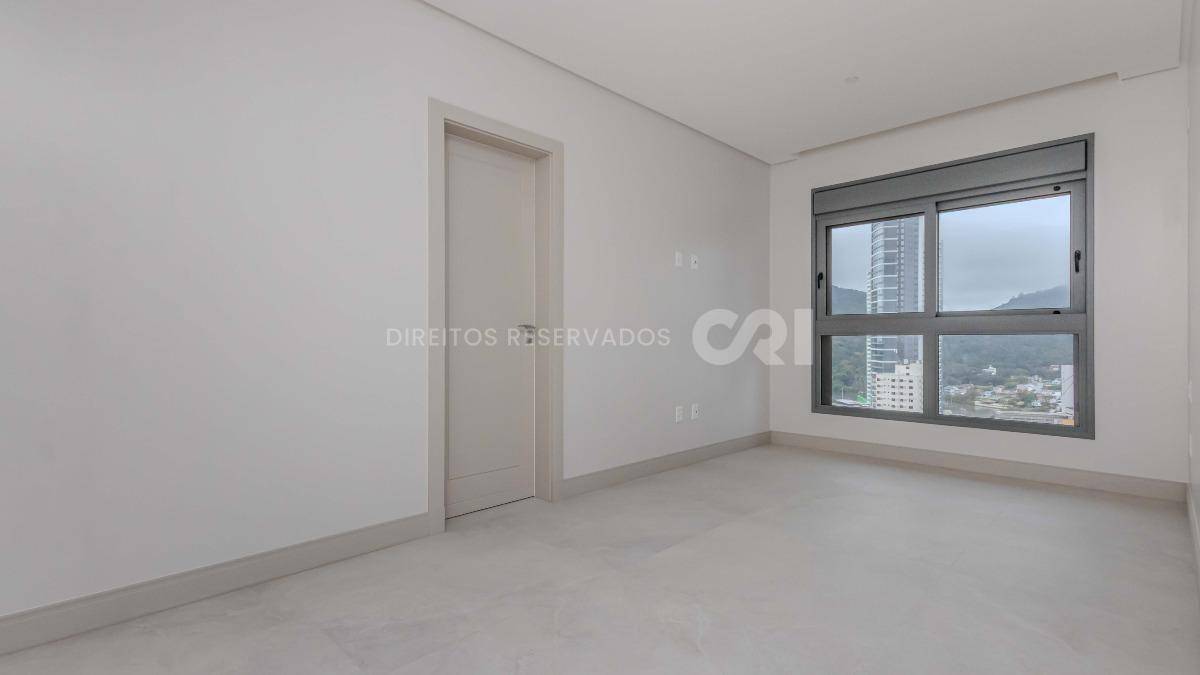 Apartamento com 4 Suítes no Tonino Lamborghini na Barra Sul em Balneário Camboriú