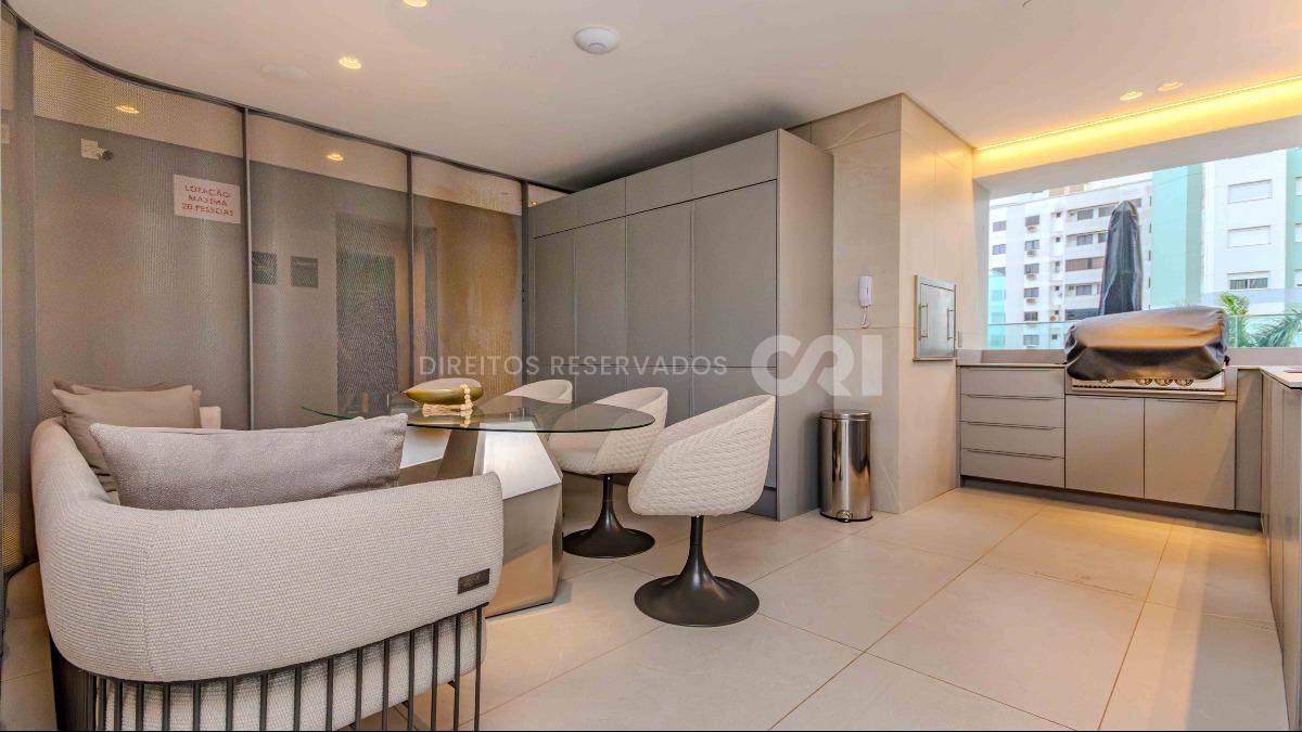 Apartamento de 4 suítes no Tonino Lamborghini Residences na Barra Sul em Balneário Camboriú