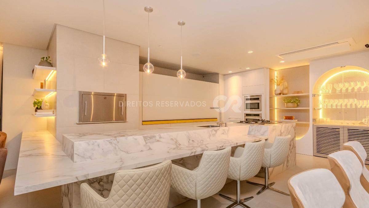 Apartamento de 4 suítes no Tonino Lamborghini Residences na Barra Sul em Balneário Camboriú