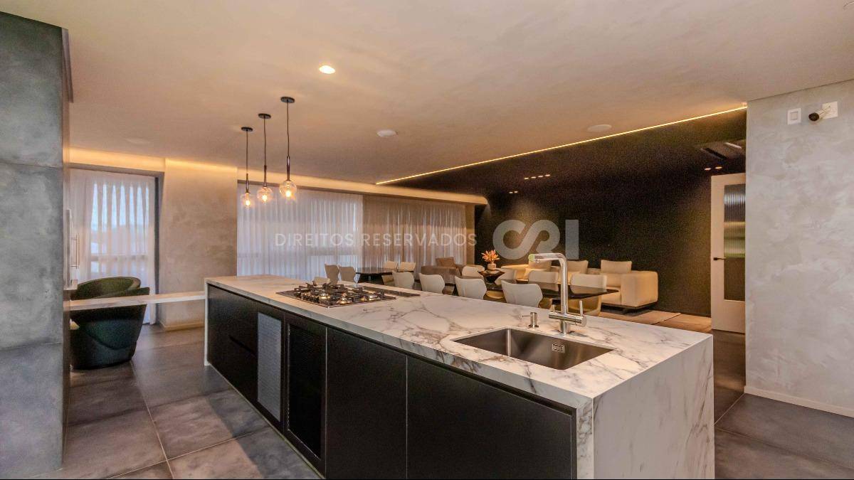Apartamento de 4 suítes no Tonino Lamborghini Residences na Barra Sul em Balneário Camboriú