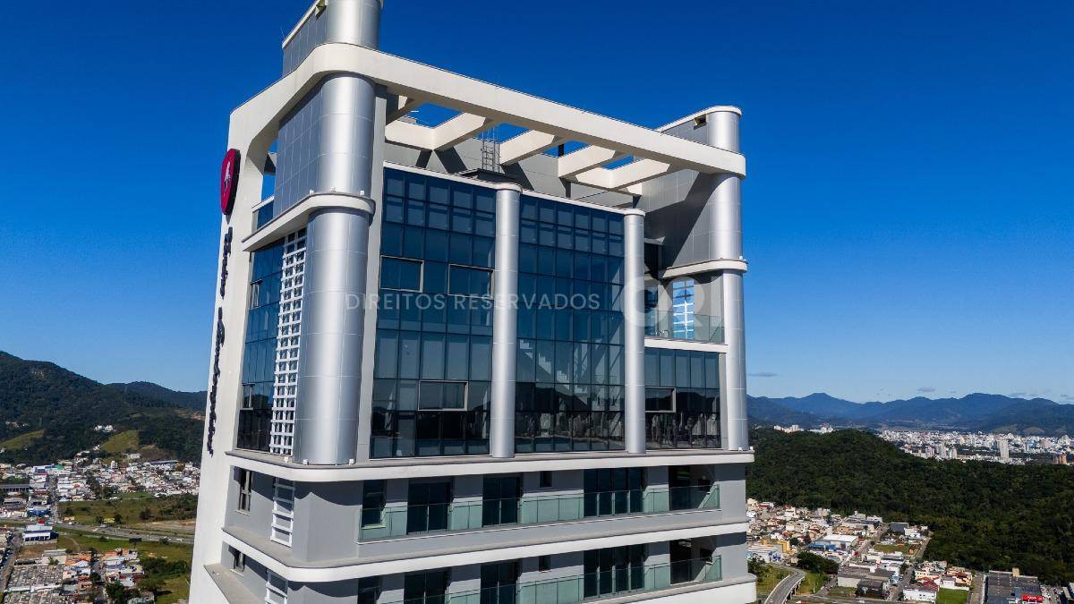 Apartamento de 4 suítes no Tonino Lamborghini Residences na Barra Sul em Balneário Camboriú