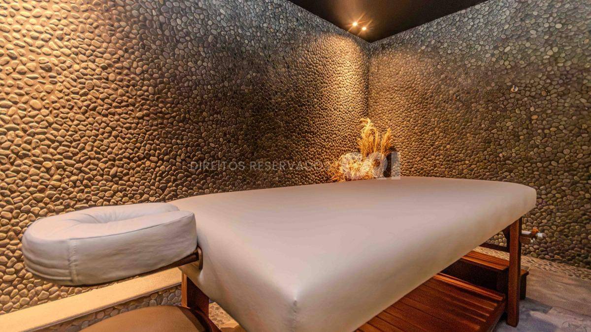 Cobertura com 4 suítes no Tonino Lamborghini Residences na Barra Sul em Balneário Camboriú