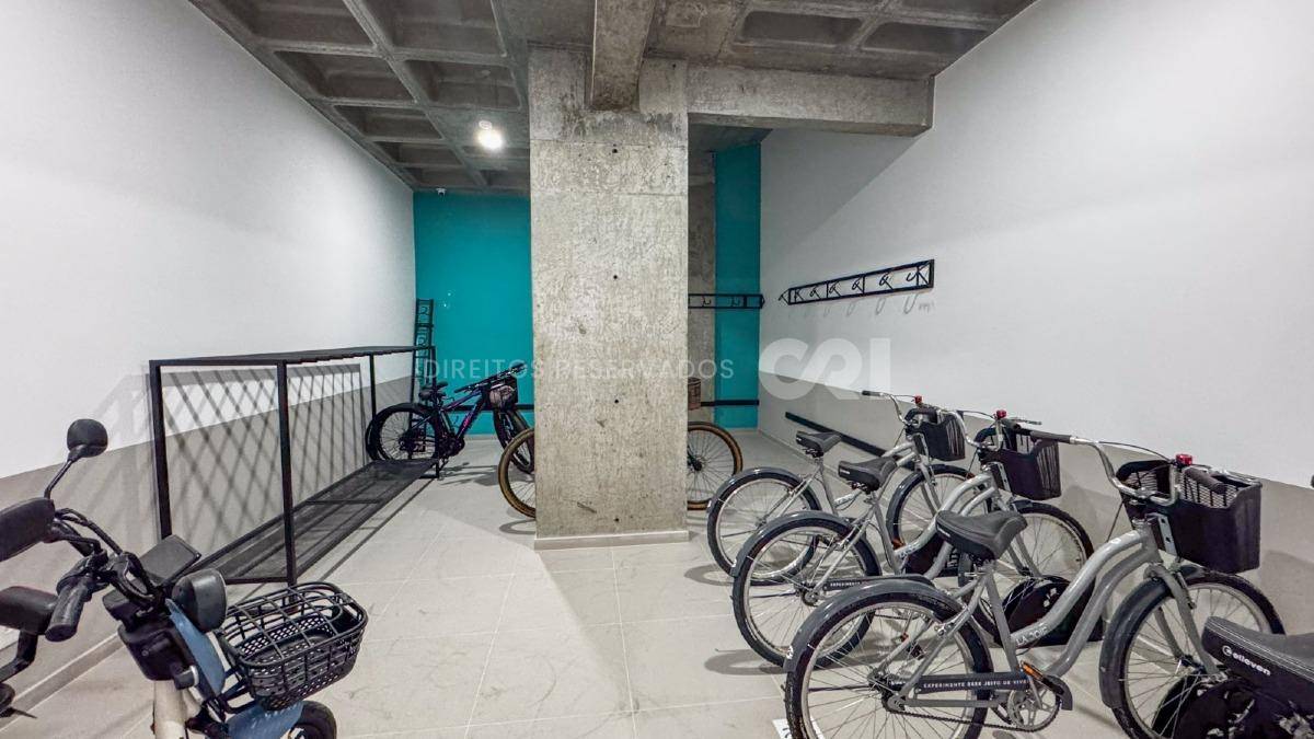 Apartamento com 3 Suítes no La Joie em Meia Praia, Itapema