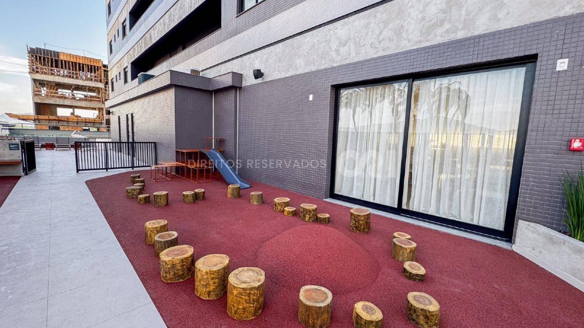Apartamento com 3 Suítes no La Joie em Meia Praia, Itapema