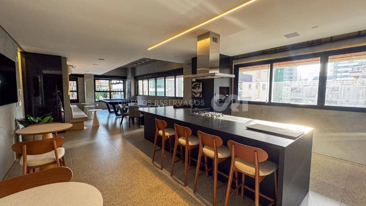 Apartamento com 3 Suítes no La Joie em Meia Praia, Itapema