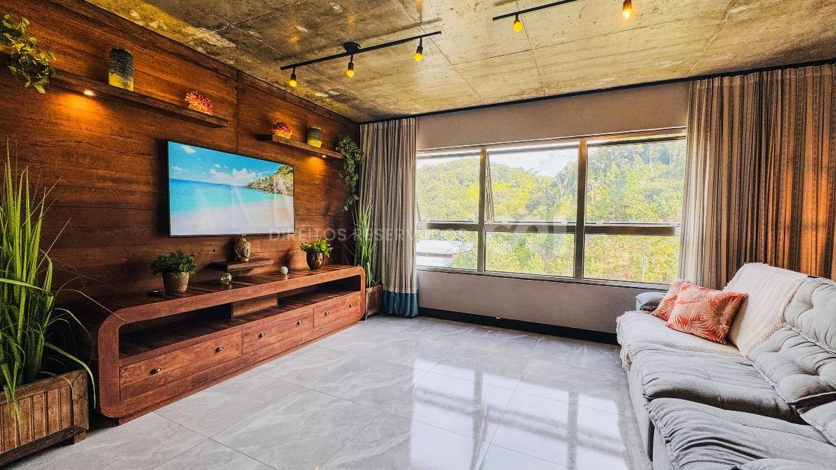 Apartamento Mobiliado com 1 Suíte no MaxHaus na Praia Brava em Itajaí