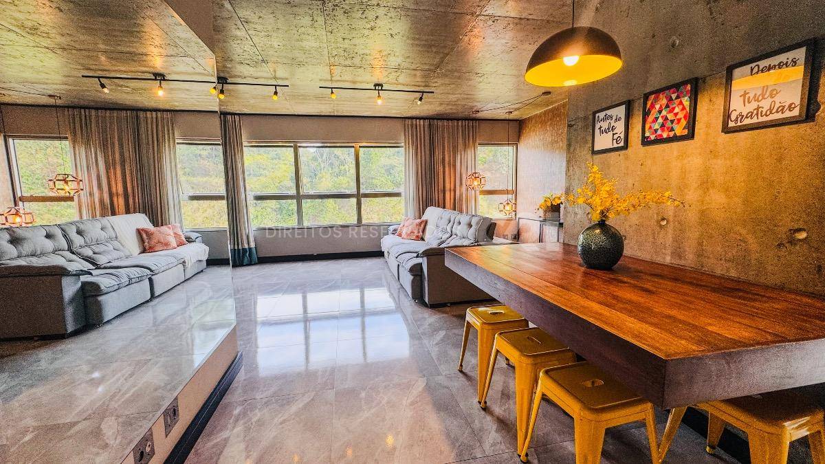 Apartamento Mobiliado com 1 Suíte no MaxHaus na Praia Brava em Itajaí