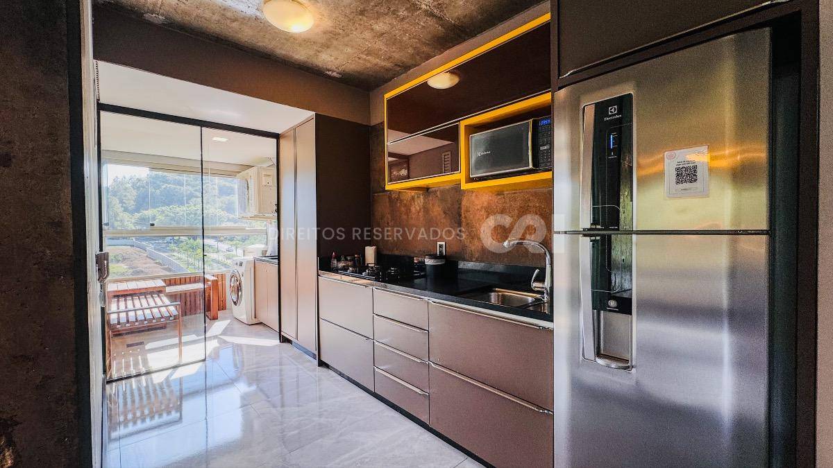 Apartamento Mobiliado com 1 Suíte no MaxHaus na Praia Brava em Itajaí