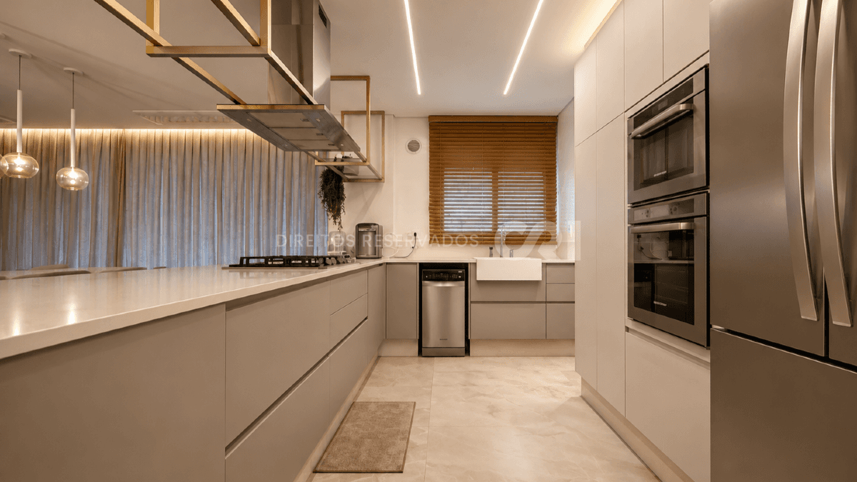 Apartamento com 3 Suítes no Edifício Le Blanc na Praia Brava em Itajaí