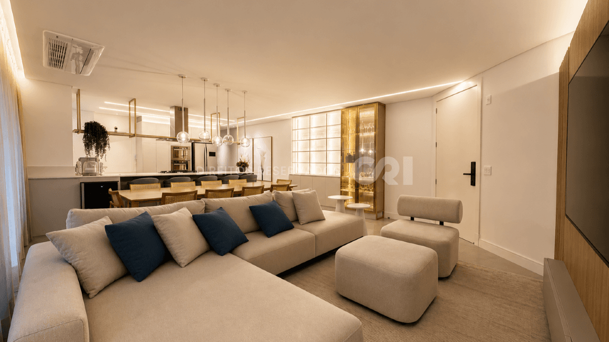 Apartamento com 3 Suítes no Edifício Le Blanc na Praia Brava em Itajaí