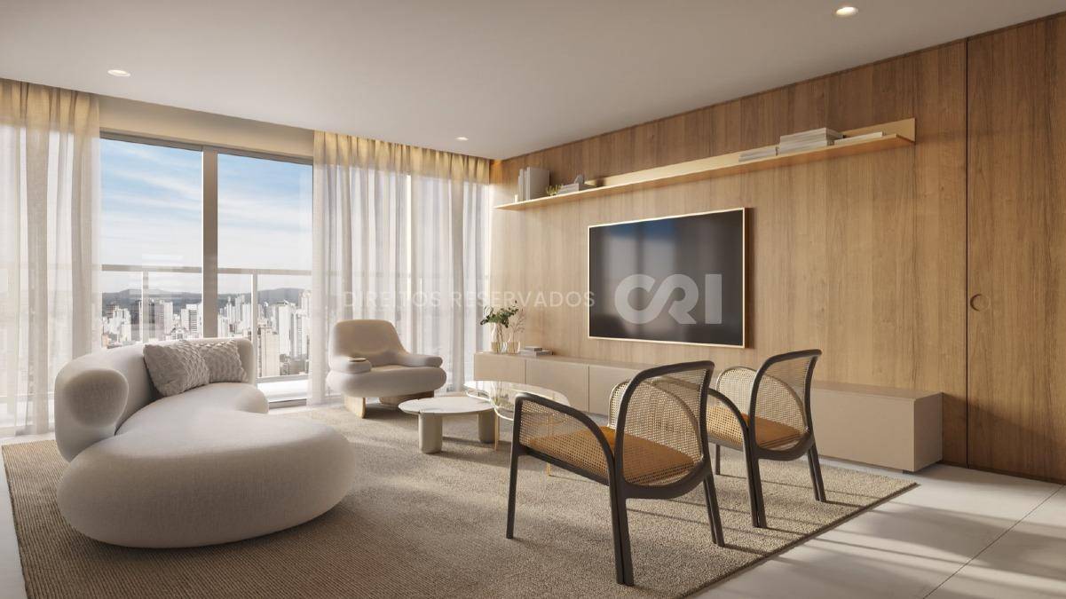 Cobertura Triplex com 5 Suítes no Edifício Elbrus no Centro de Balneário Camboriú