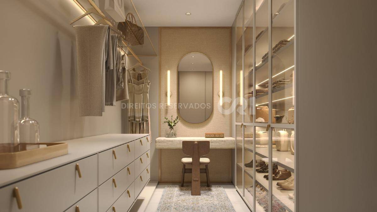 Cobertura Triplex com 5 Suítes no Edifício Elbrus no Centro de Balneário Camboriú