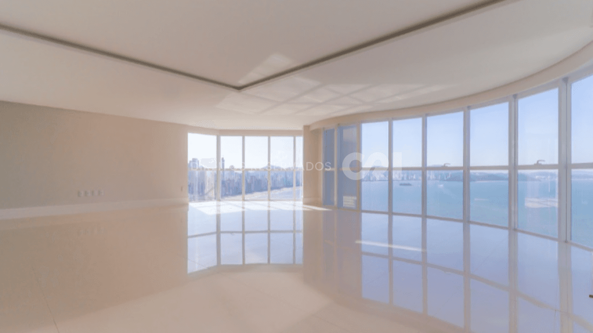 Apartamento Frente Mar no Ibiza Torre Norte na Av. Atlântica, Centro de Balneário Camboriú