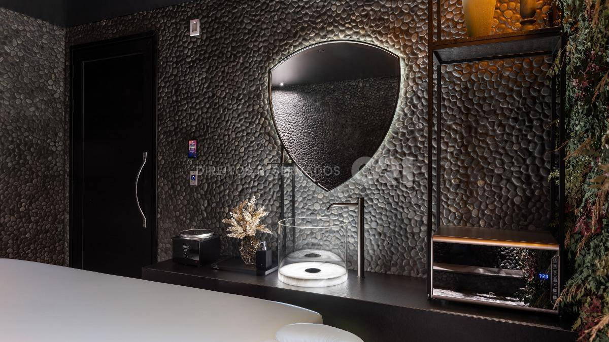 Cobertura com 4 suítes no Tonino Lamborghini Residences na Barra Sul em Balneário Camboriú