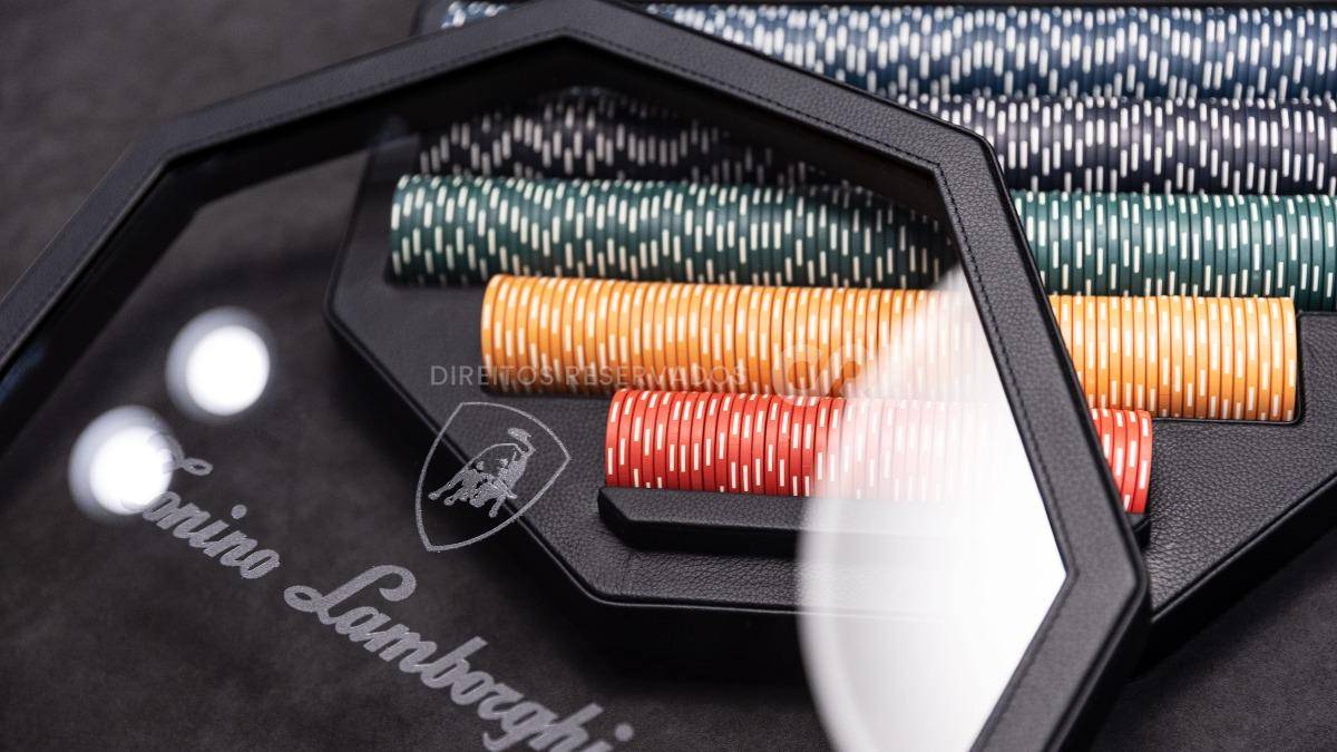 Cobertura com 4 suítes no Tonino Lamborghini Residences na Barra Sul em Balneário Camboriú