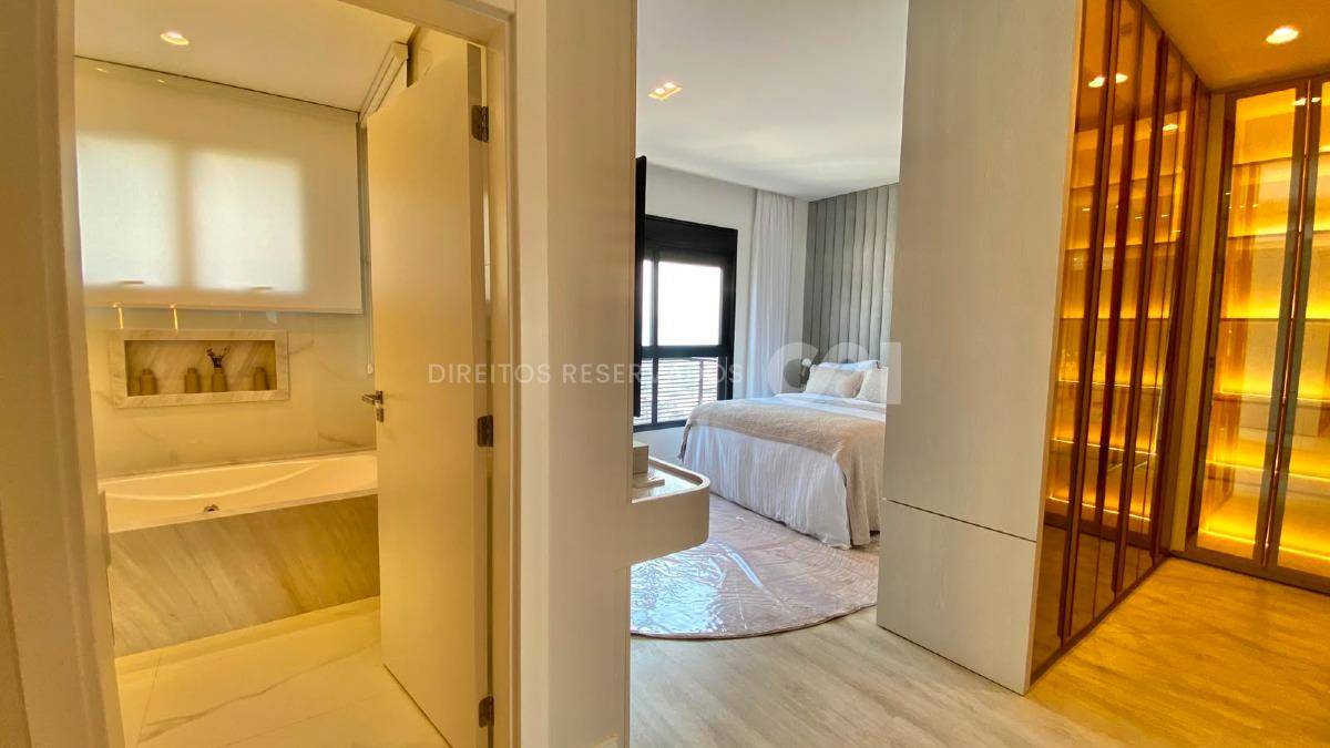 Apartamento Showroom com 4 Suítes no Shard Tower em Meia Praia, Itapema