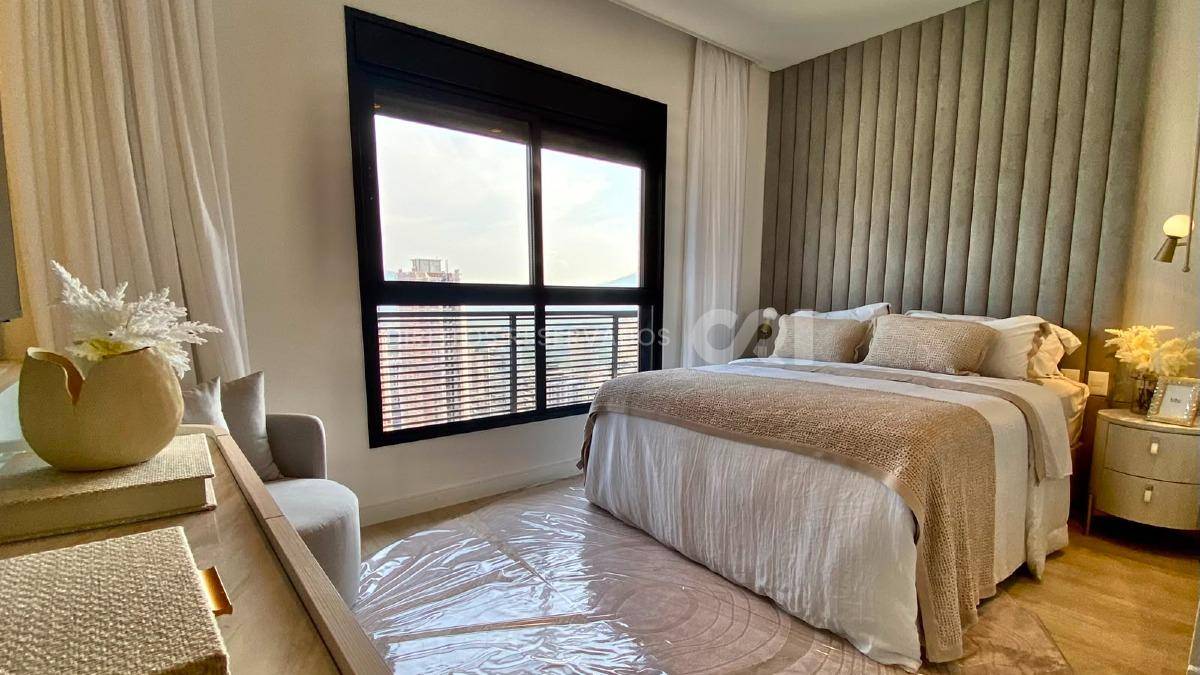 Apartamento Showroom com 4 Suítes no Shard Tower em Meia Praia, Itapema