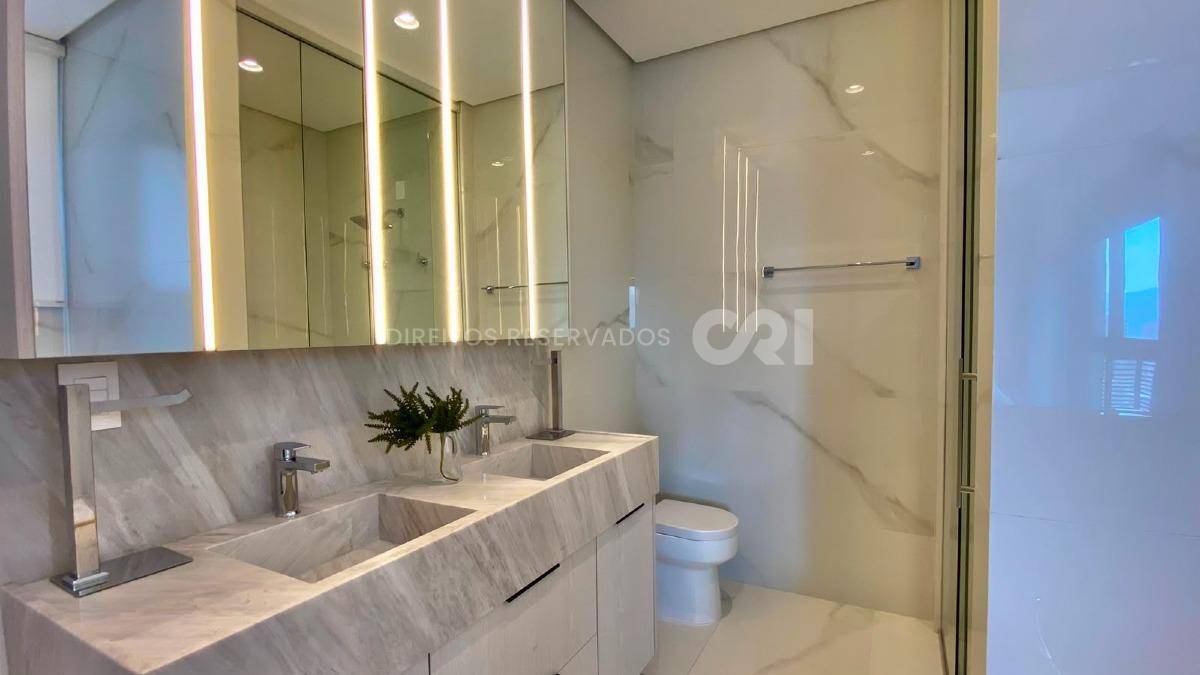Apartamento Showroom com 4 Suítes no Shard Tower em Meia Praia, Itapema