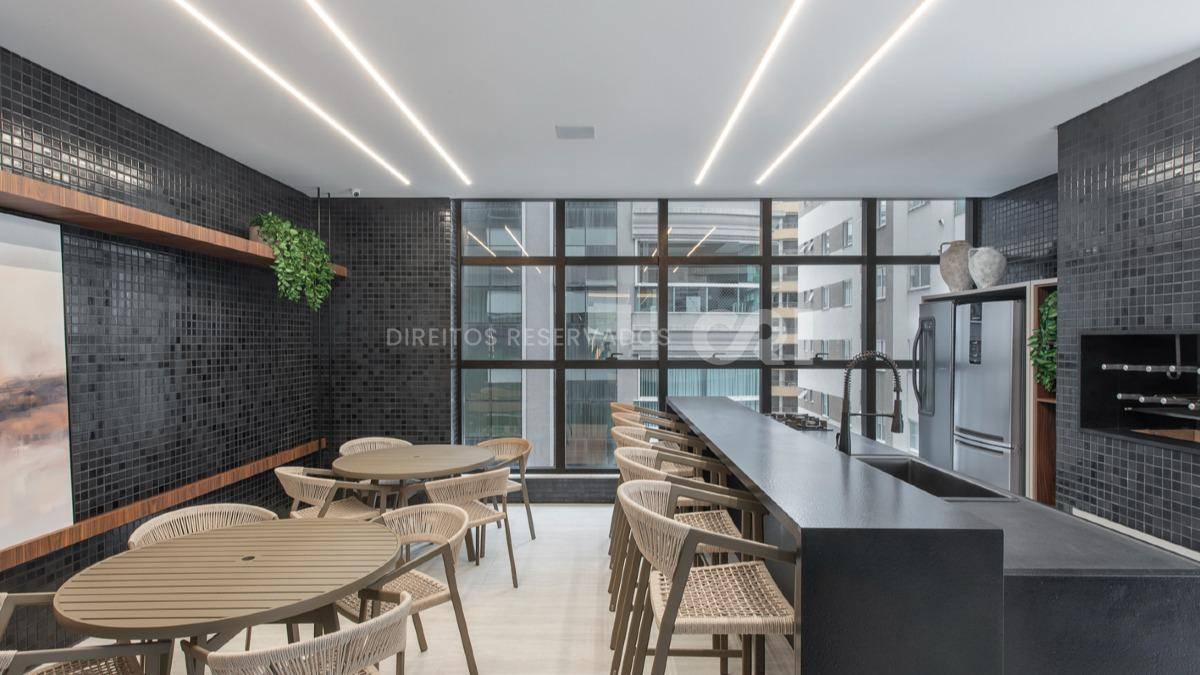 Apartamento com Vista para o Mar e 3 Suítes no Imperia Del Mare em Meia Praia, Itapema