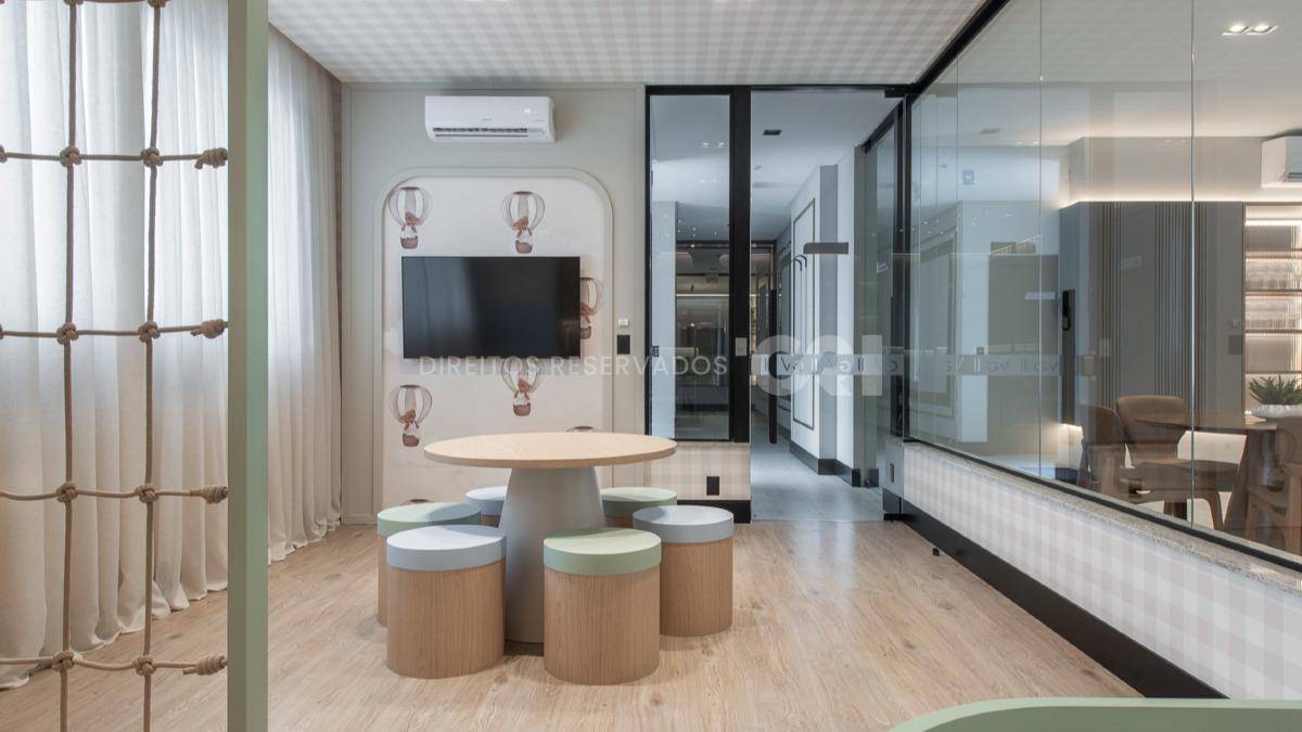 Apartamento com 4 suítes no Edifício Imperia Del Mare na Meia Praia em Itapema