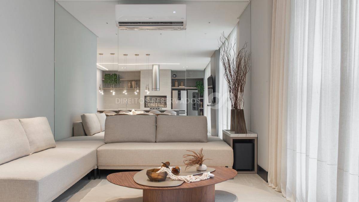 Apartamento no Edifício Impéria Del Mare com 03 suítes na Meia Praia em Itapema