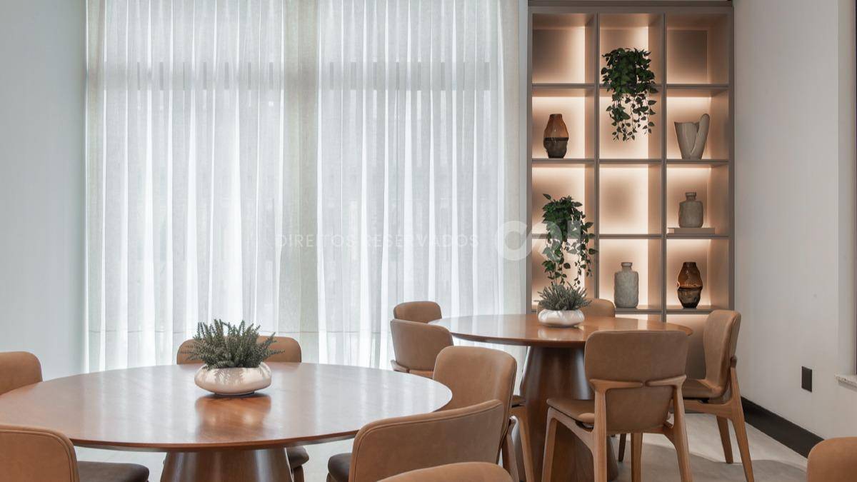 Apartamento no Edifício Impéria Del Mare com 03 suítes na Meia Praia em Itapema