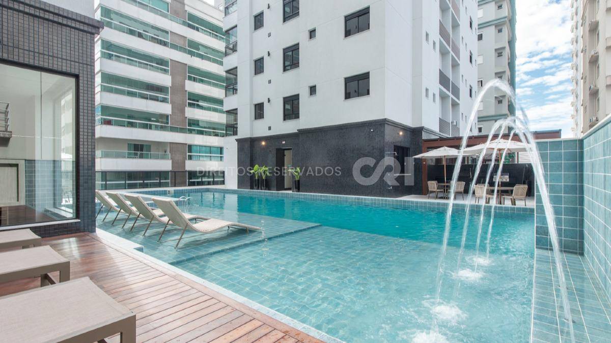Apartamento no Edifício Impéria Del Mare com 03 suítes na Meia Praia em Itapema