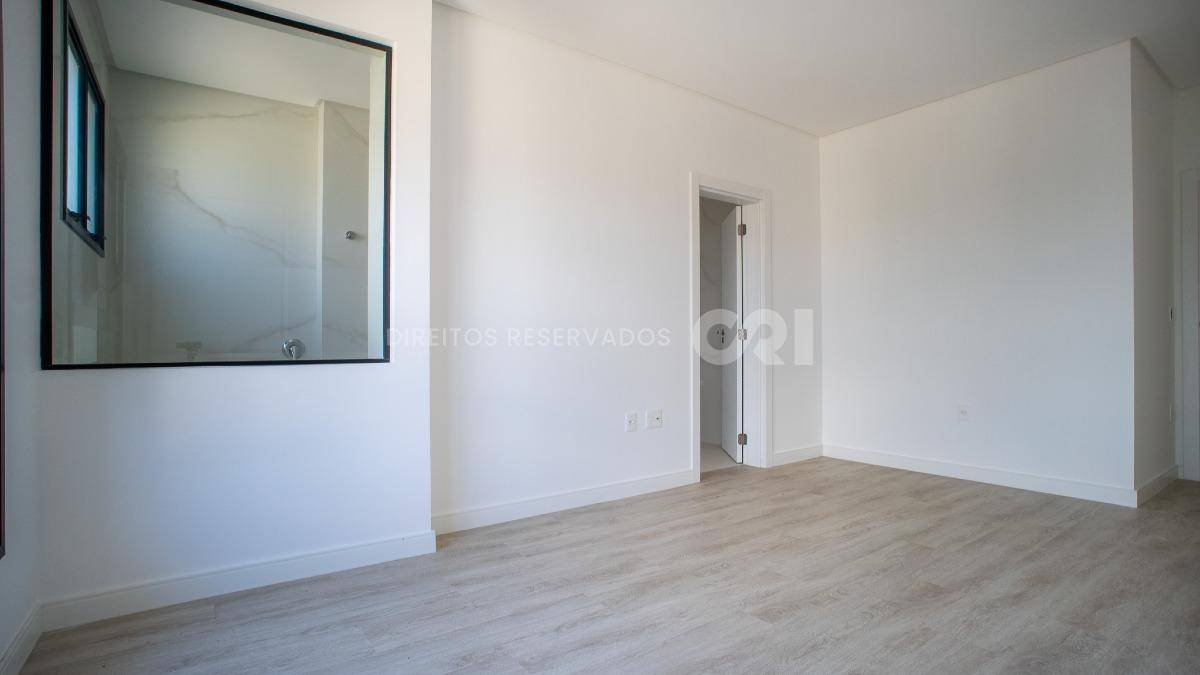 Apartamento à venda com 3 suítes no Shard Tower em Itapema