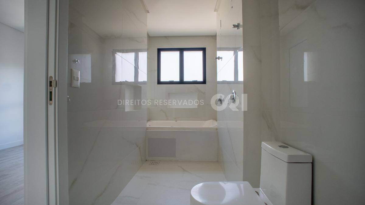 Apartamento à venda com 3 suítes no Shard Tower em Itapema
