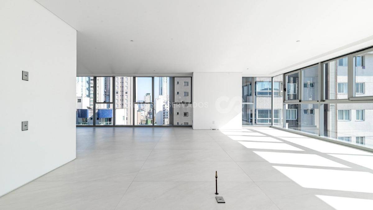 Apartamento com 4 Suítes no Copenhagen na Barra Sul, Balneário Camboriú