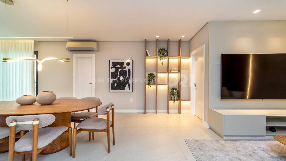 Apartamento Mobiliado com 4 Suítes no Las Salinas no Centro de Balneário Camboriú