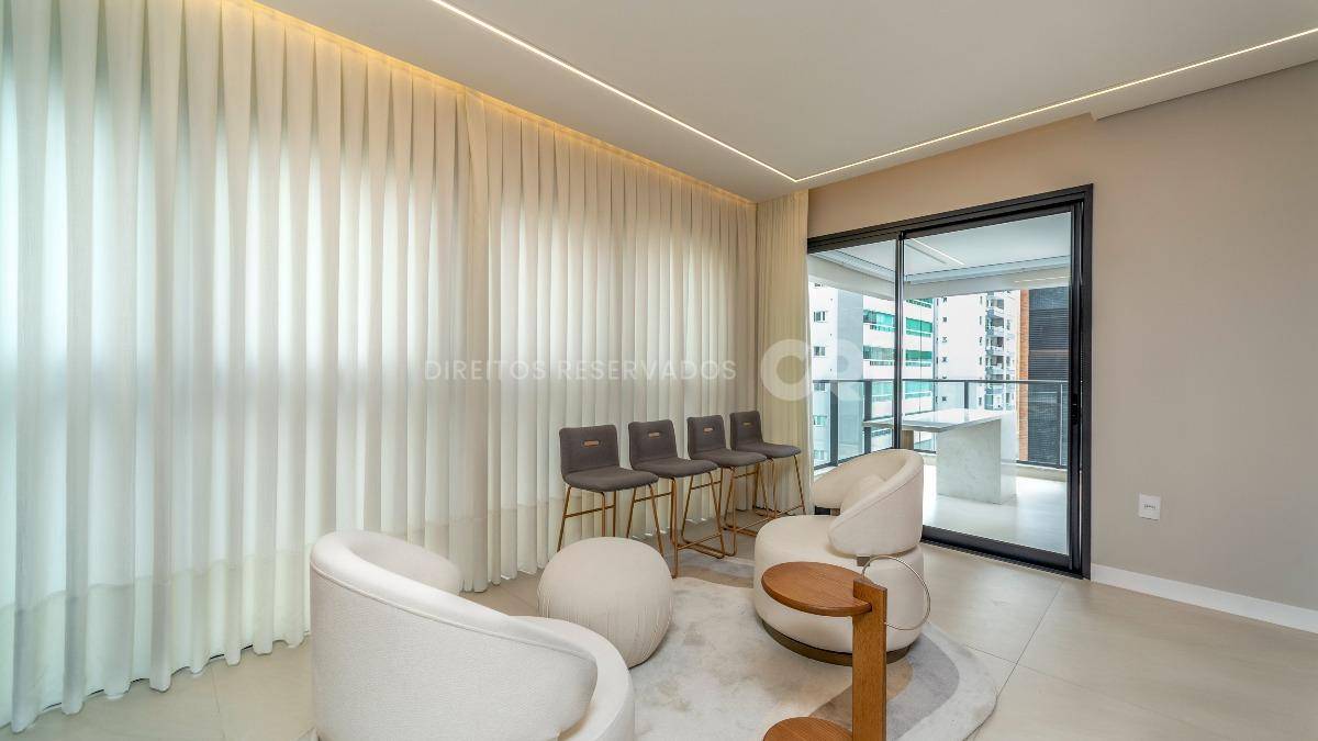 Apartamento Mobiliado com 4 Suítes no Las Salinas no Centro de Balneário Camboriú