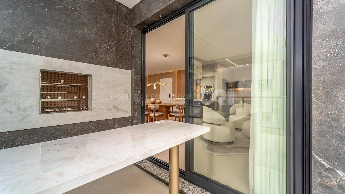 Apartamento Mobiliado com 4 Suítes no Las Salinas no Centro de Balneário Camboriú