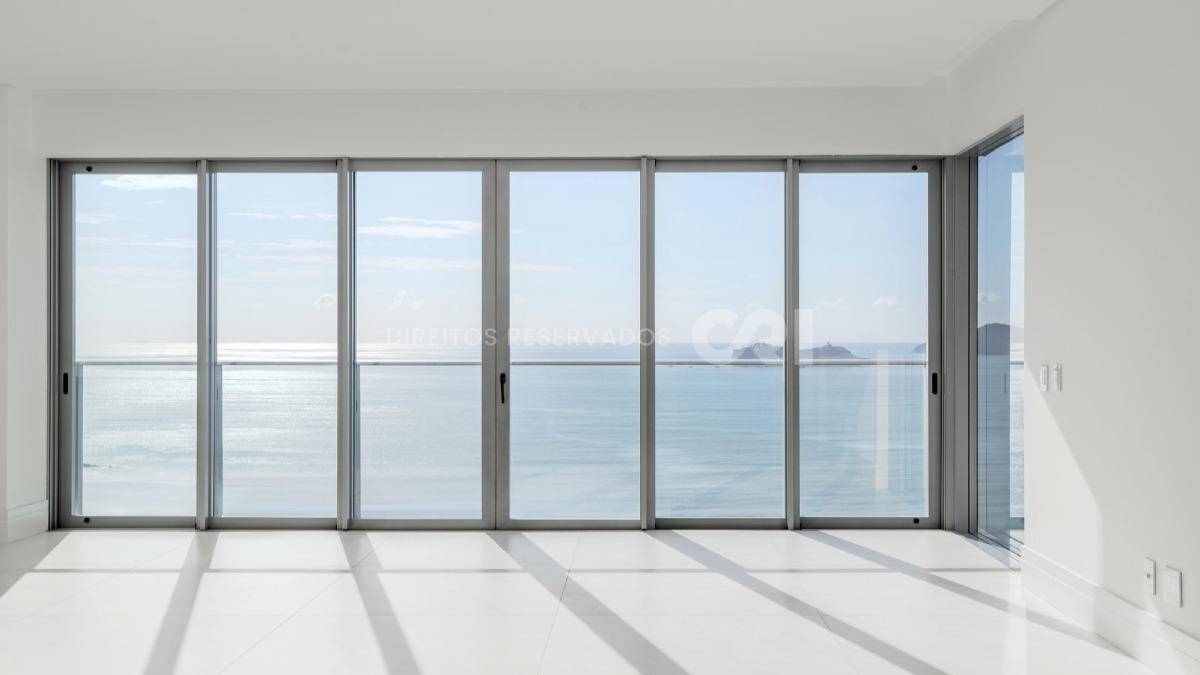 Apartamento com 4 Suítes no Edifício Splendido no Centro em Balneário Camboriú