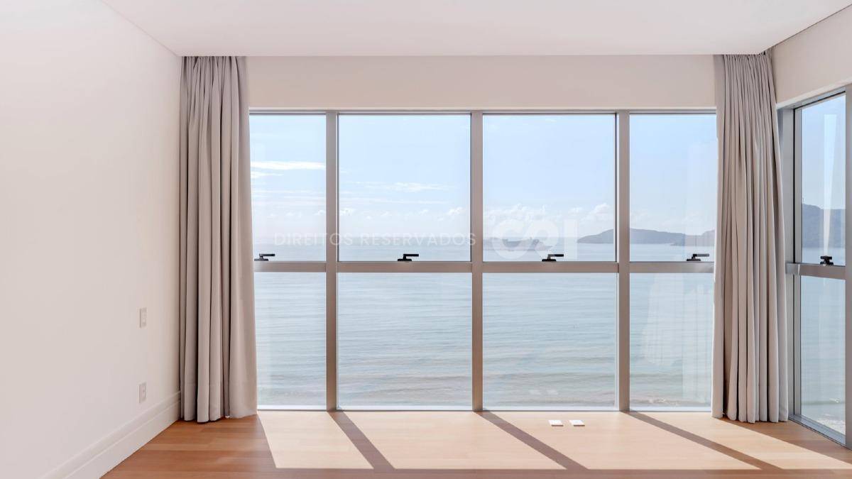 Apartamento com 4 Suítes no Edifício Splendido no Centro em Balneário Camboriú