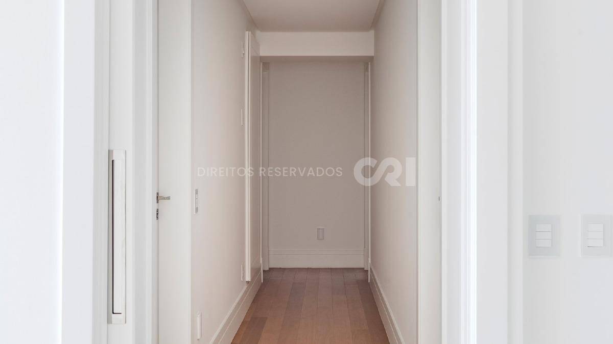Apartamento com 4 Suítes no Edifício Splendido no Centro em Balneário Camboriú