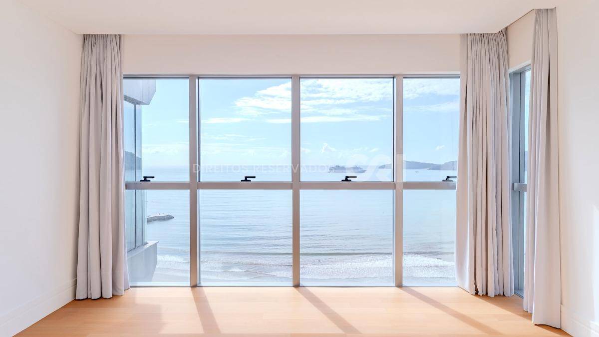 Apartamento com 4 Suítes no Edifício Splendido no Centro em Balneário Camboriú