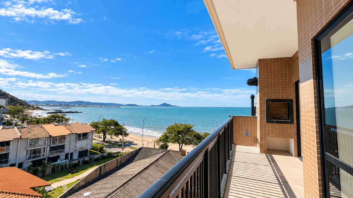 Apartamento Duplex Frente Mar com 3 Suítes no La Plage em Cabeçudas, Itajaí