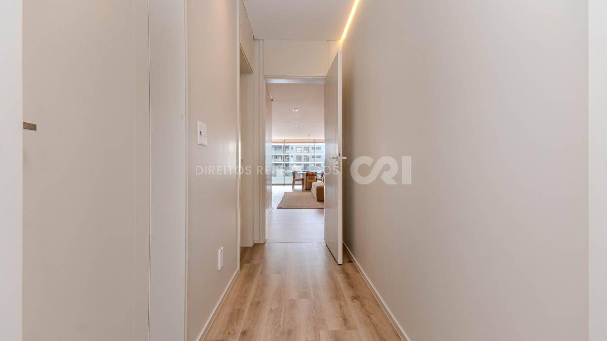 Apartamento Frente Mar com 3 Suítes no Tirreno Residenziale na Praia Brava em Itajaí