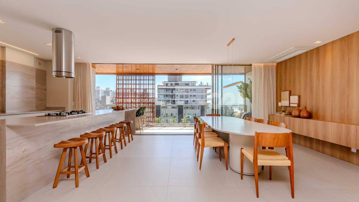 Apartamento Frente Mar com 3 Suítes no Tirreno Residenziale na Praia Brava em Itajaí