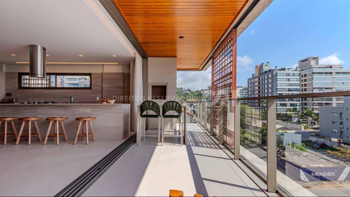 Apartamento Frente Mar com 3 Suítes no Tirreno Residenziale na Praia Brava em Itajaí